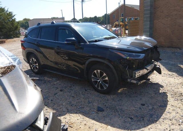 2021 TOYOTA Highlander