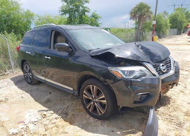 2020 NISSAN Pathfinder