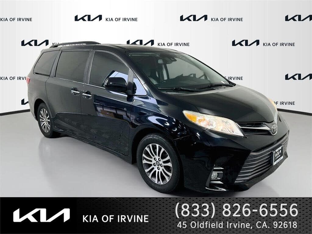 2019 TOYOTA Sienna