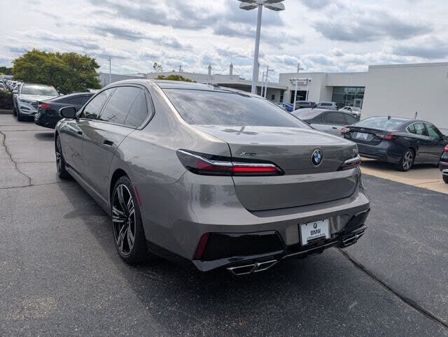 2023 BMW 760i