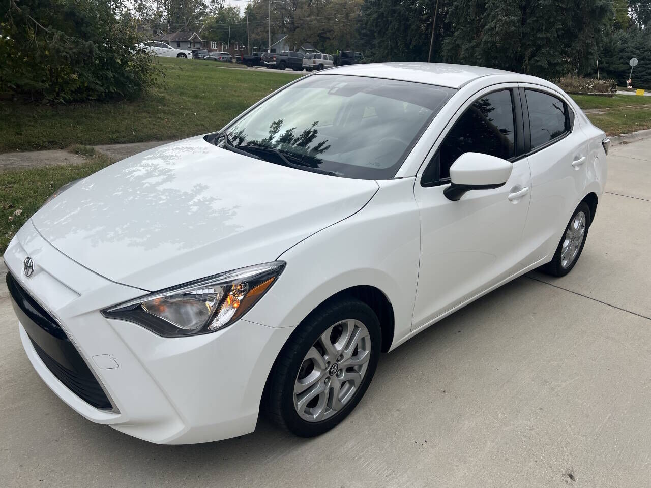 2017 TOYOTA Yaris