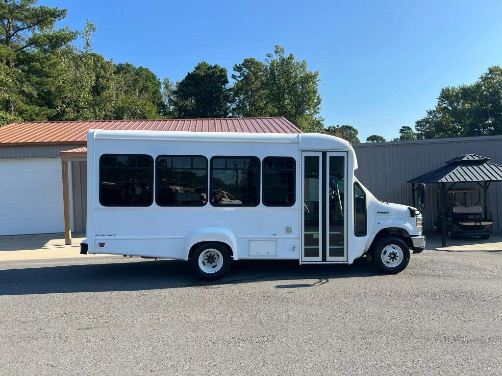2017 FORD E-350