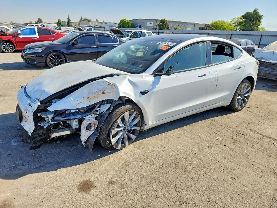 2025 TESLA Model 3