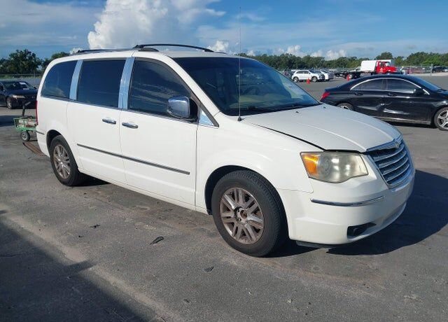 2010 CHRYSLER Town and Country