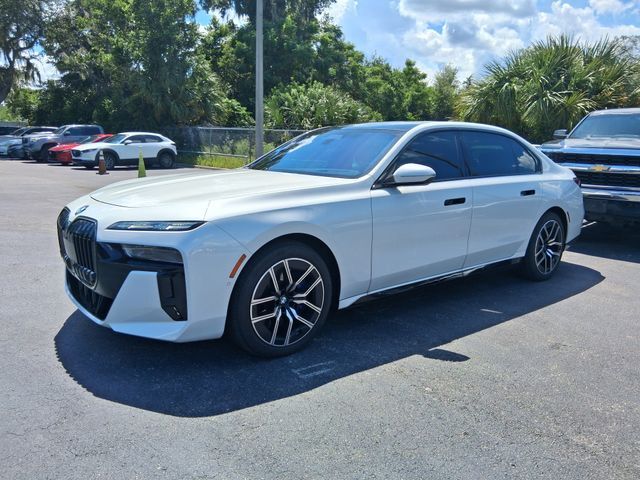 2025 BMW 740i