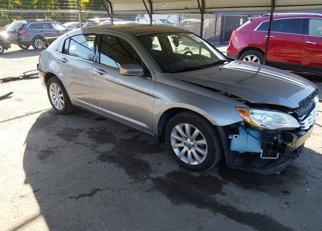 2013 CHRYSLER 200