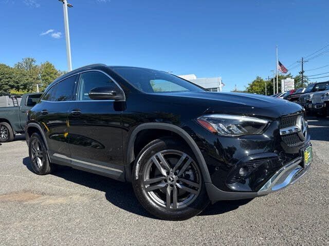 2025 MERCEDES-BENZ GLA-Class