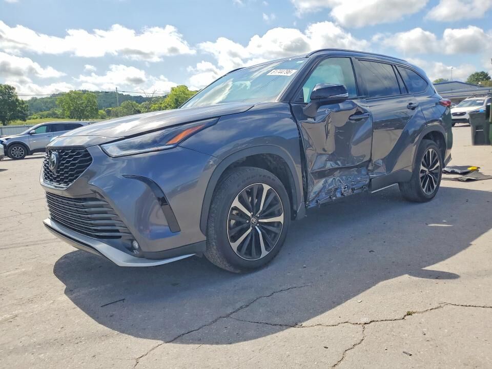 2021 TOYOTA Highlander