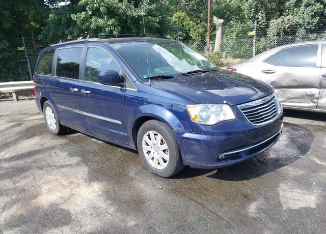 2016 CHRYSLER Town and Country
