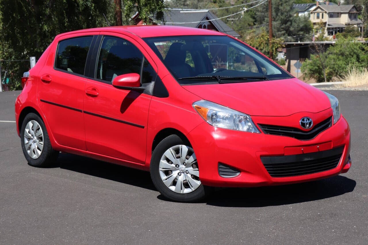2014 TOYOTA Yaris