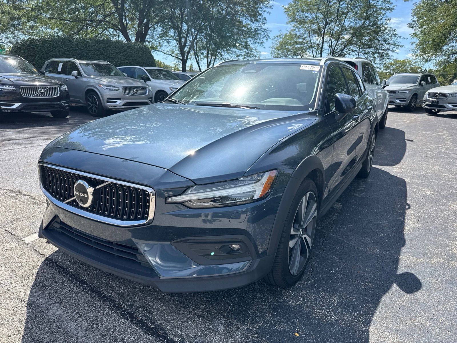 2025 VOLVO V60CC