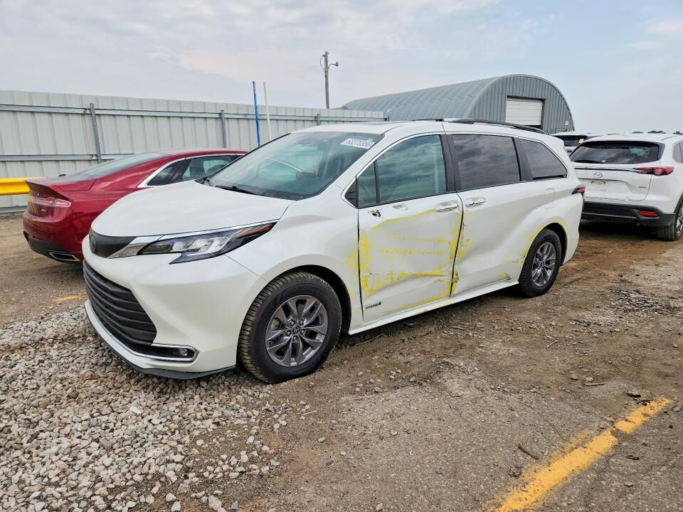 2021 TOYOTA Sienna