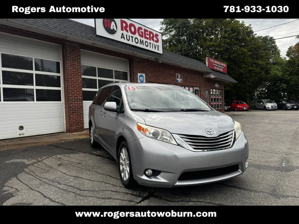 2015 TOYOTA Sienna
