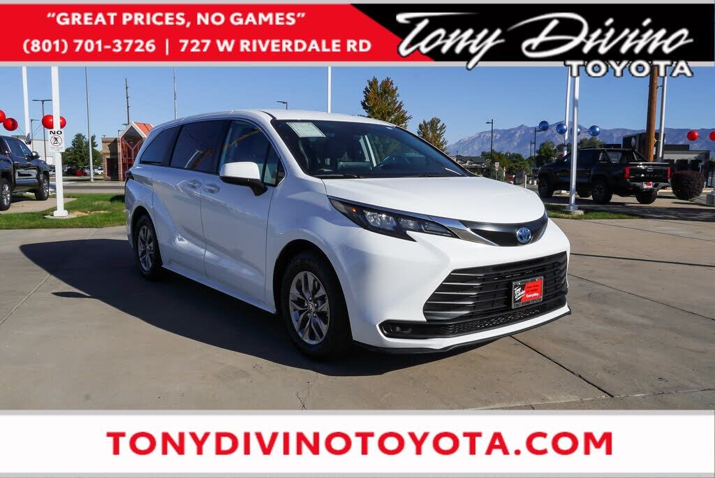 2024 TOYOTA Sienna