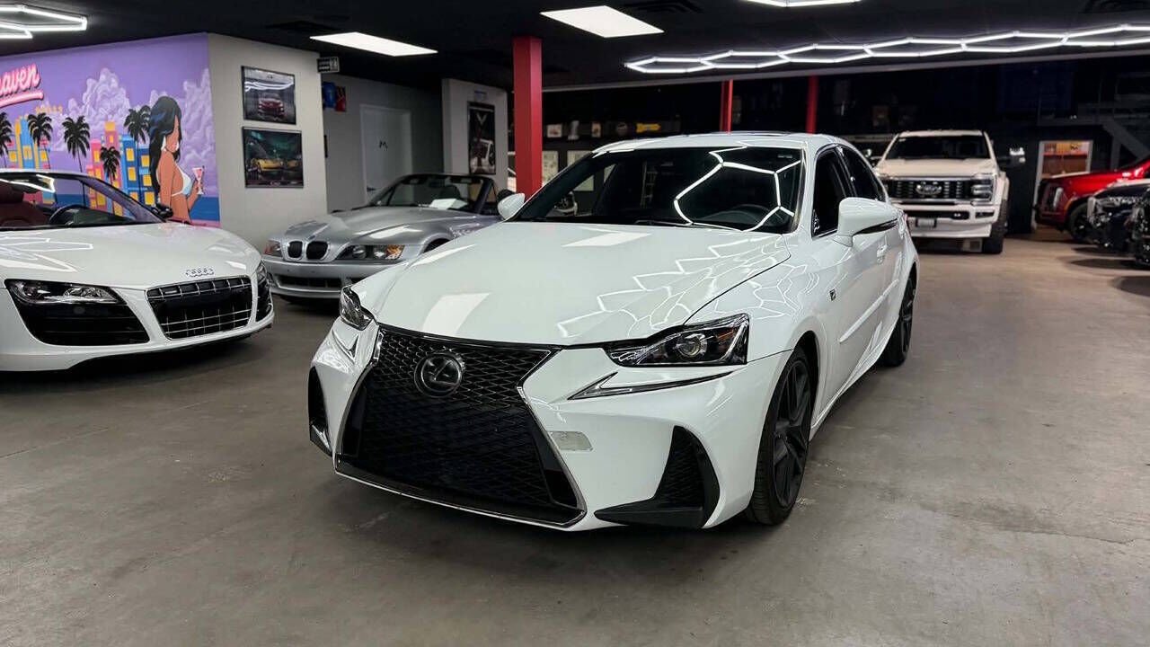 2018 LEXUS IS