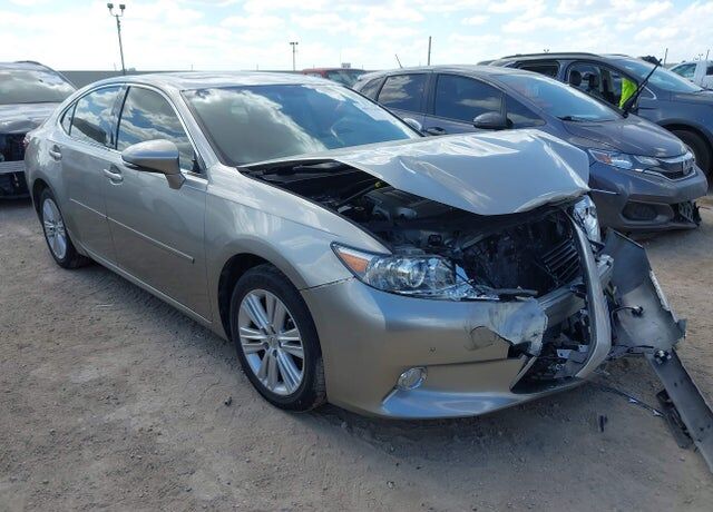 2015 LEXUS ES