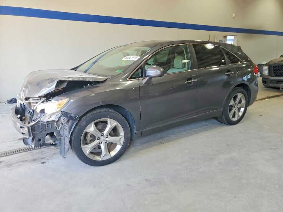 2010 TOYOTA Venza