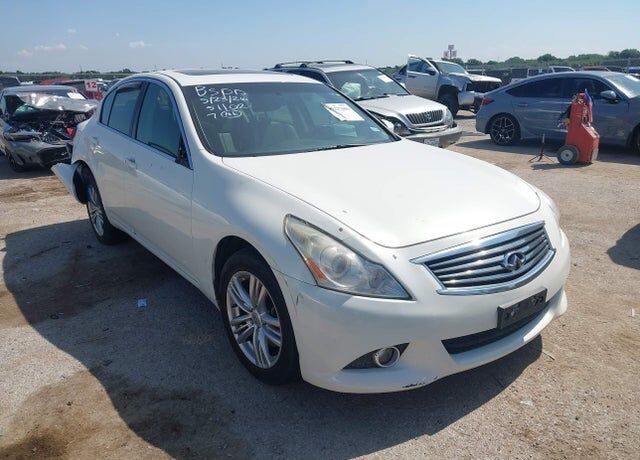 2015 INFINITI Q40