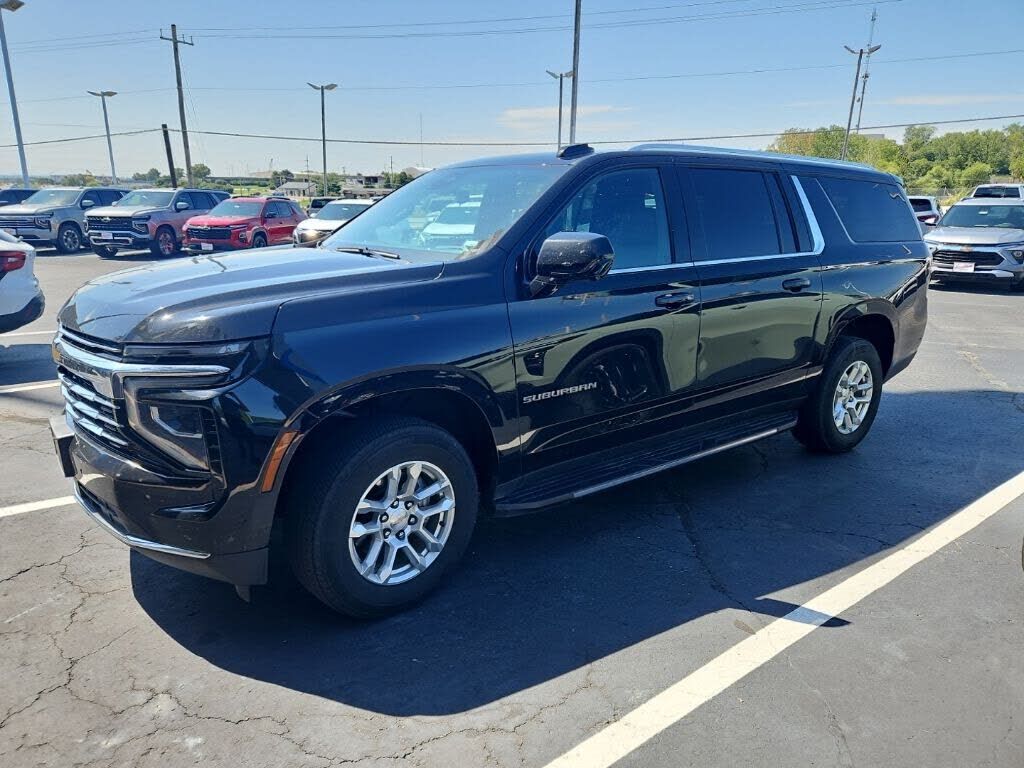 2025 CHEVROLET Suburban
