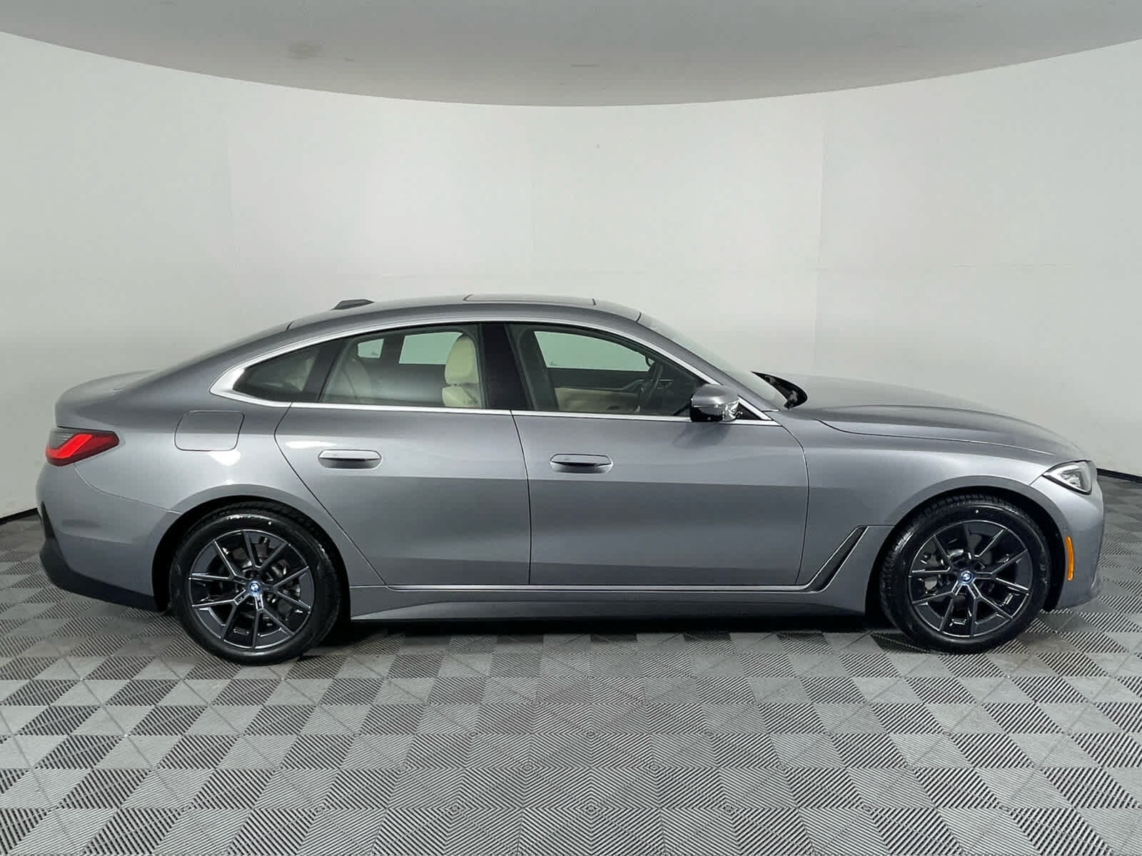 2024 BMW i4