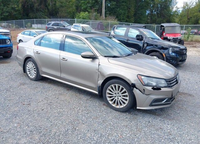 2016 VOLKSWAGEN Passat