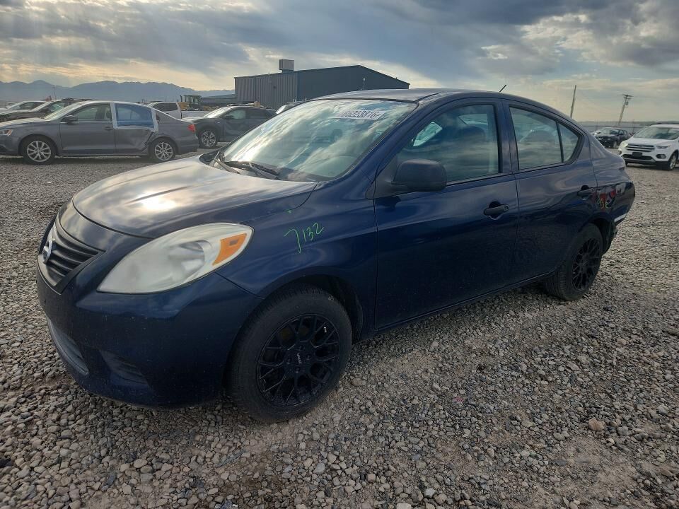 2014 NISSAN Versa