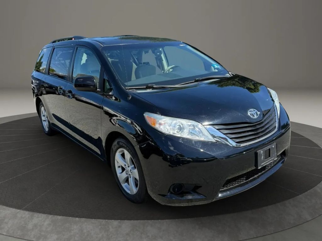 2012 TOYOTA Sienna