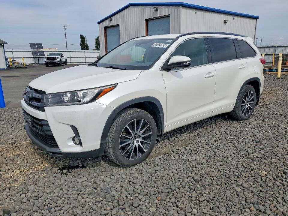 2017 TOYOTA Highlander