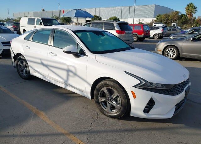 2022 KIA K5