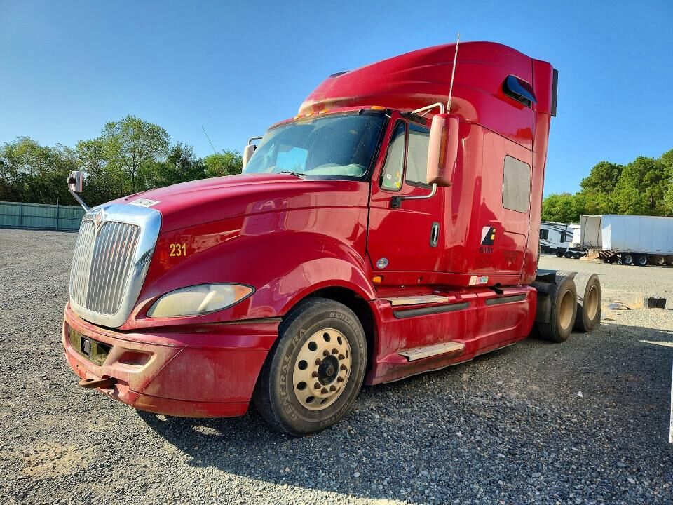 2017 INTERNATIONAL LF687