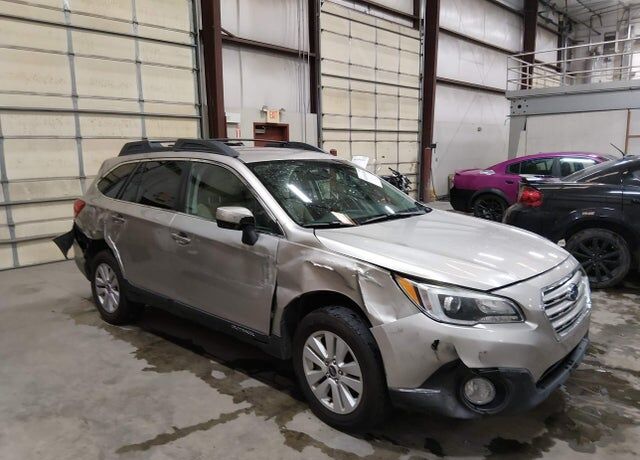 2016 SUBARU Outback