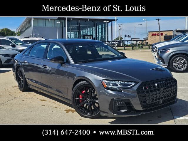 2023 AUDI S8
