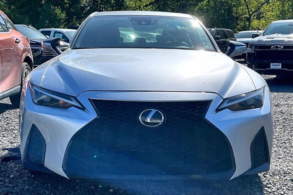2022 Lexus IS