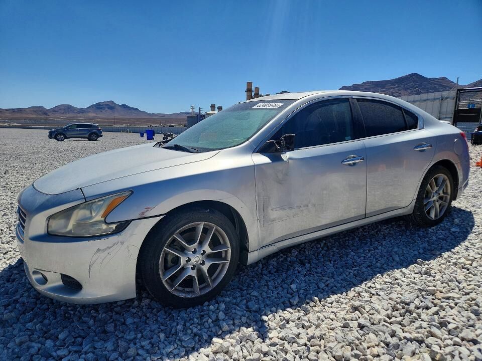 2010 NISSAN Maxima