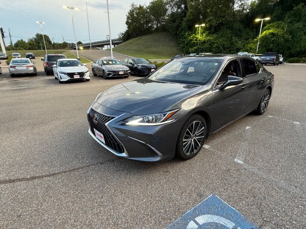 2022 LEXUS ES