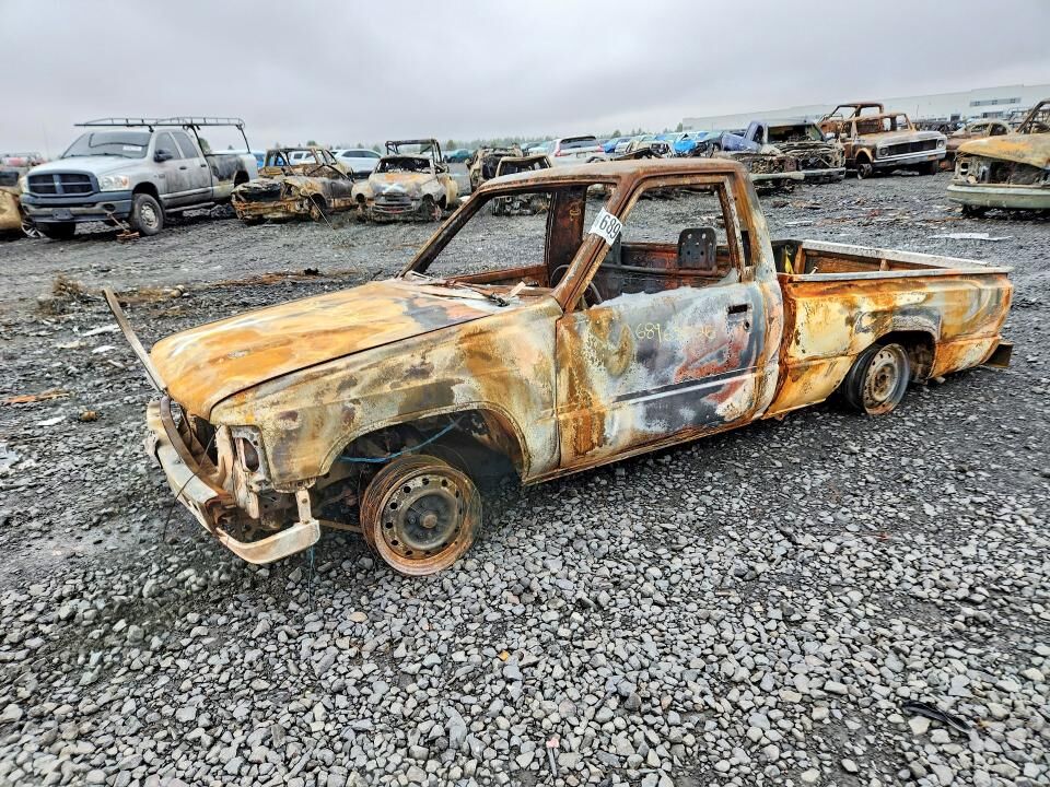 1985 TOYOTA Pick-Up