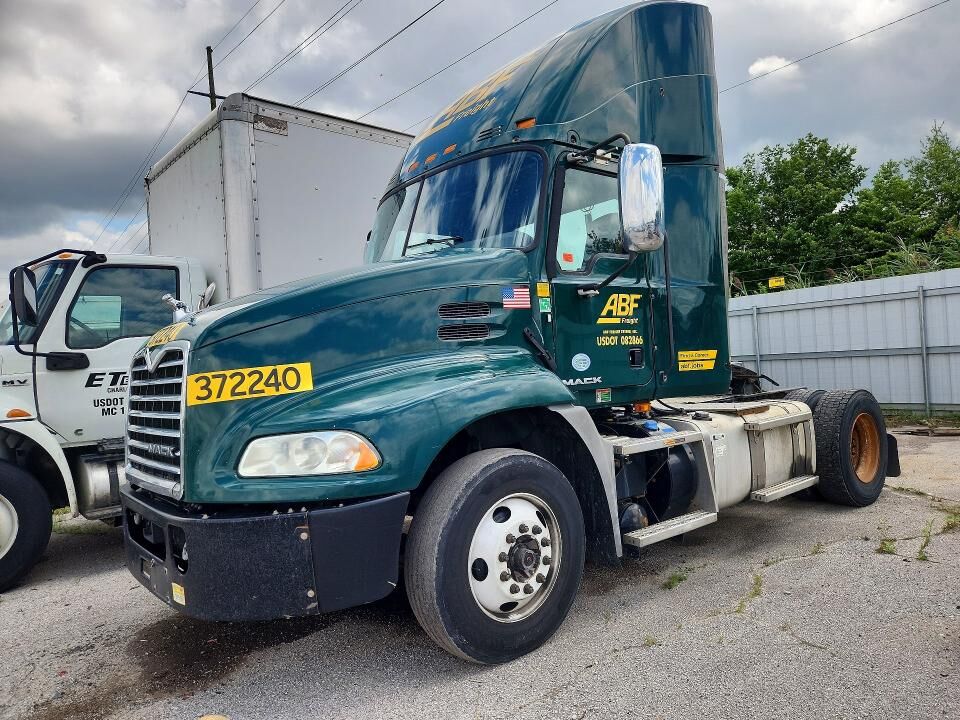 2018 MACK CXU
