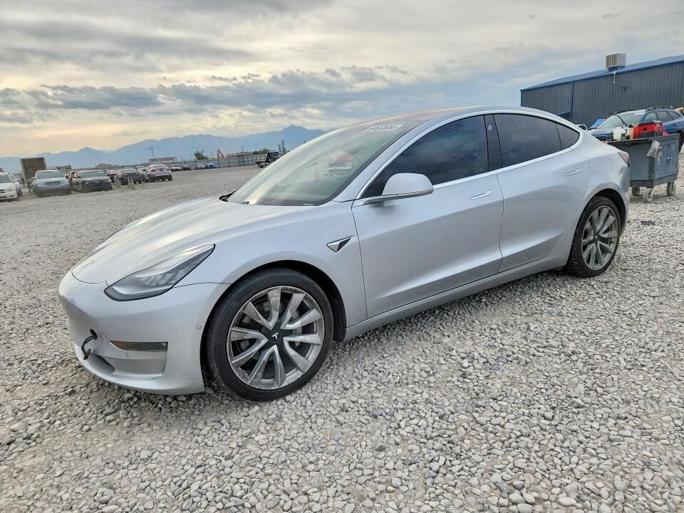 2018 TESLA Model 3
