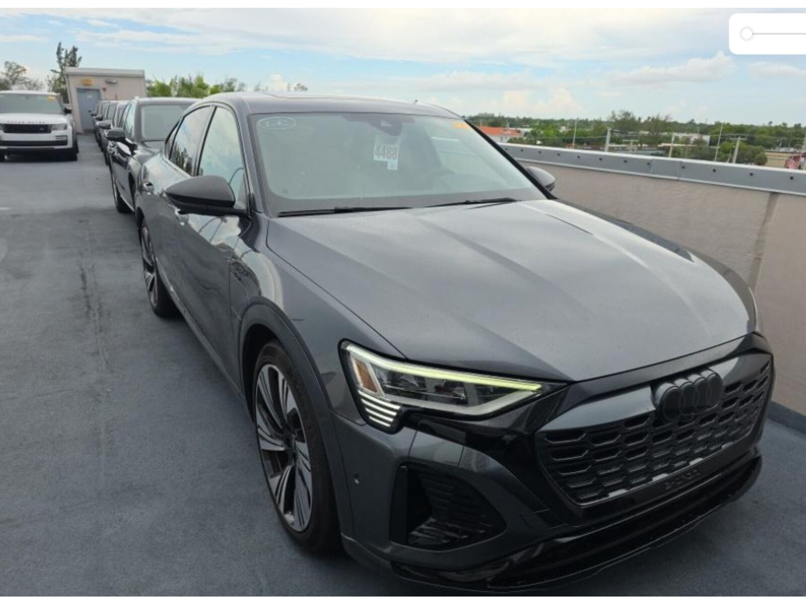 2024 AUDI Q8