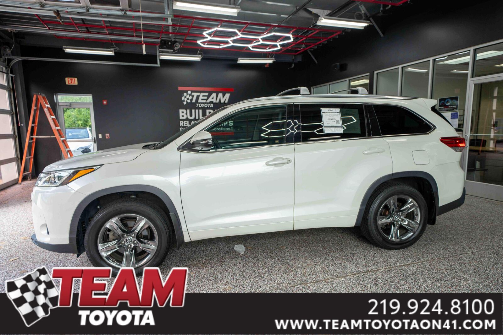 2017 TOYOTA Highlander