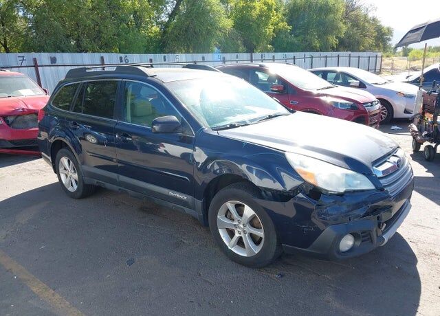 2013 SUBARU Outback