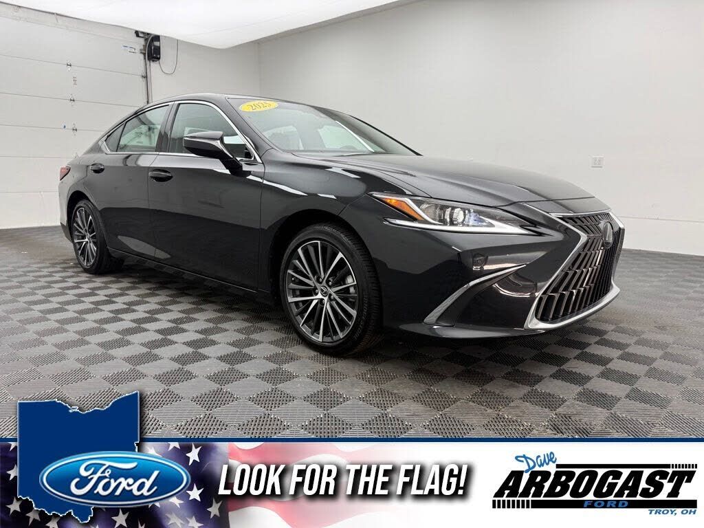 2025 LEXUS ES