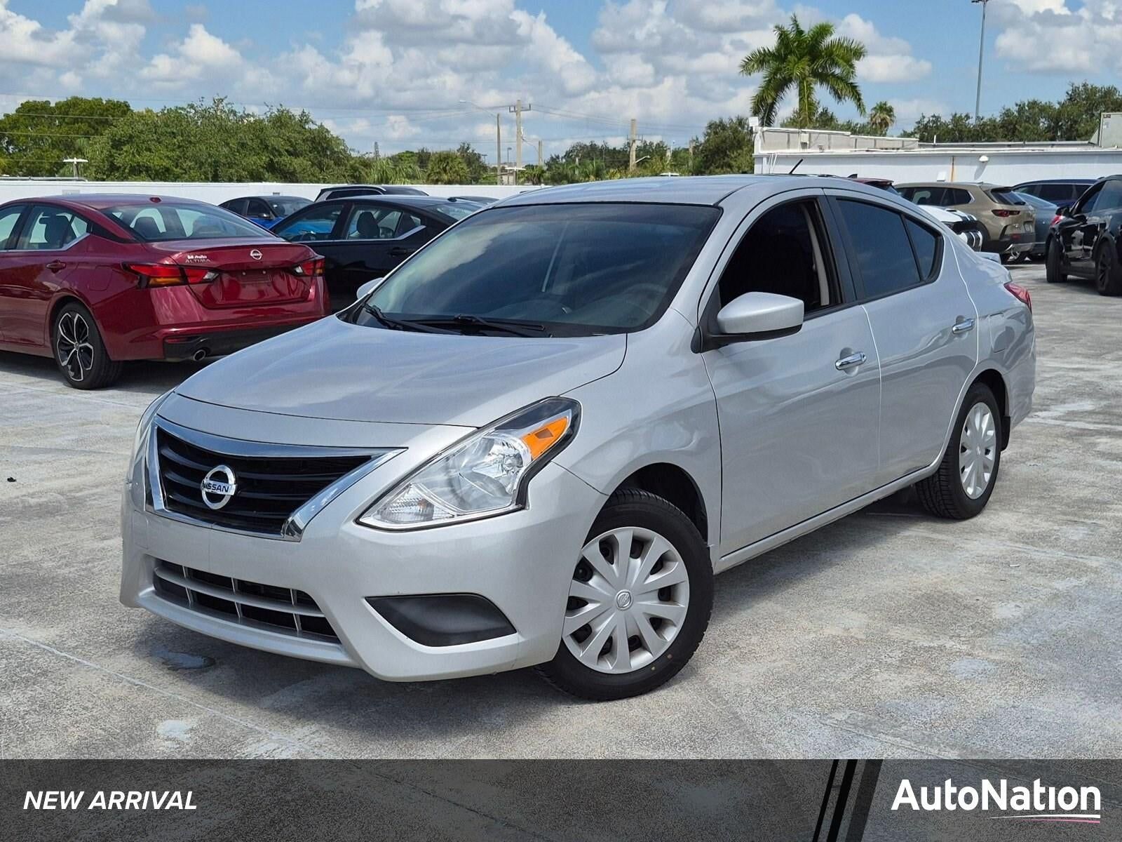 2015 NISSAN Versa