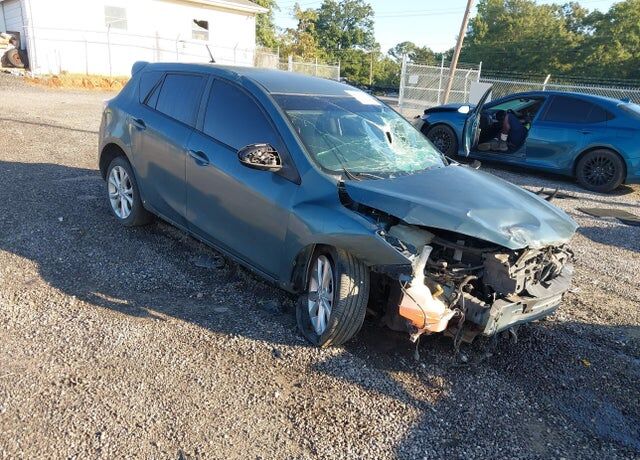 2011 MAZDA Mazda3