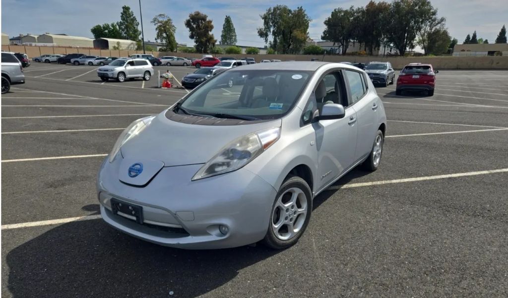 2011 NISSAN Leaf