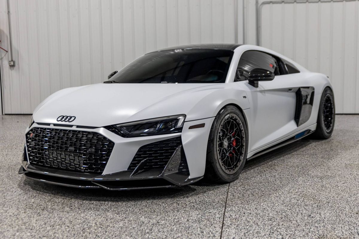 2020 AUDI R8