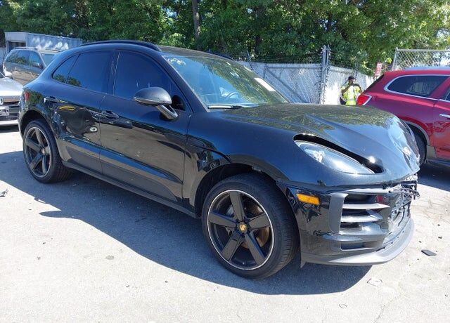 2021 PORSCHE Macan
