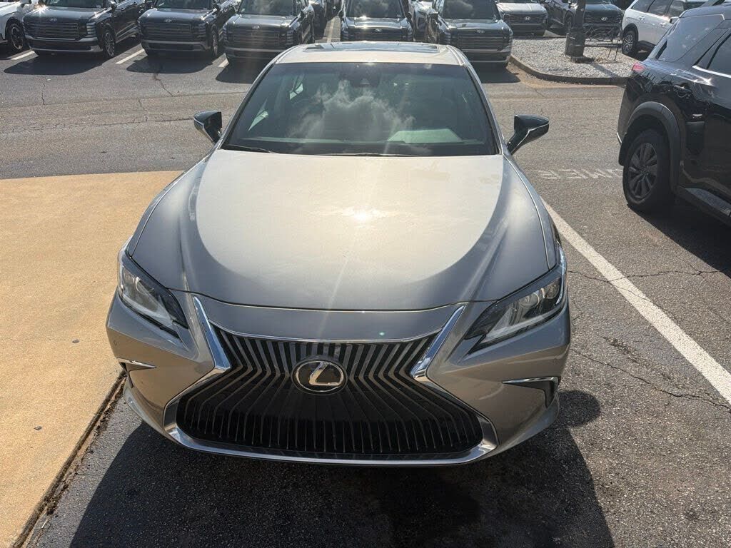 2019 LEXUS ES