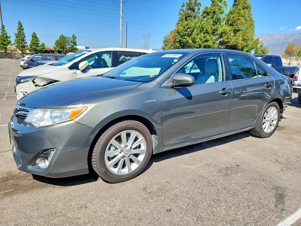 2014 TOYOTA Camry