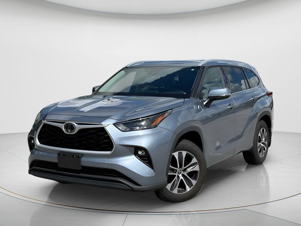 2022 TOYOTA Highlander